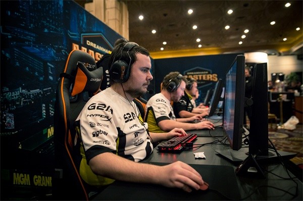 自己手中 自己手中