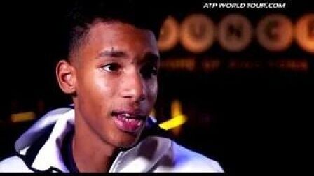 两人在场上 两人在场上