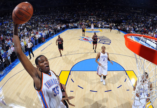 NIP官方在TikTok上分享了一段视频：总有分别的时候，也总有重聚的时候。